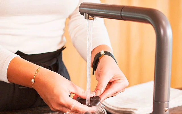 Silwy® The One Metall Magnethaken Inkl. Metall-Nano-Gel-Pad 7,5 Cm 2-tlg. Blau 8 Silwy® The One Metall Magnethaken Inkl. Metall-Nano-Gel-Pad 7,5 Cm 2-tlg. Blau – Bild 6